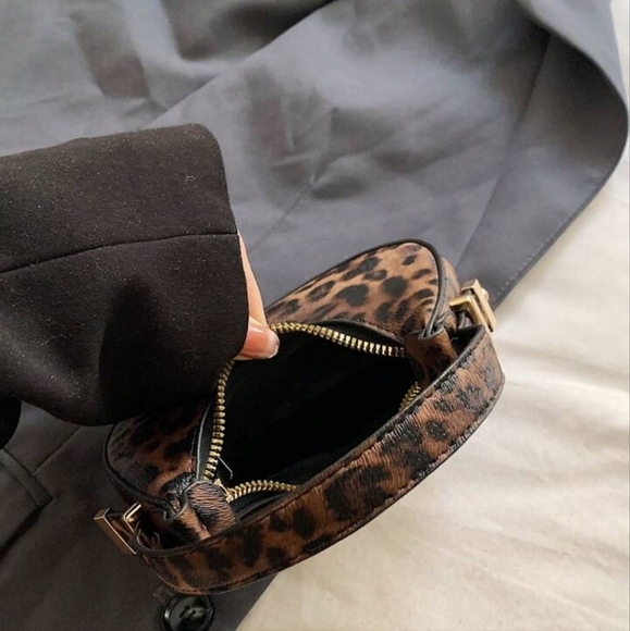 Mini Cute Leopard Print Shoulder Bag For Women, Fashionable & High-Quality Half - Picture 5 of 6